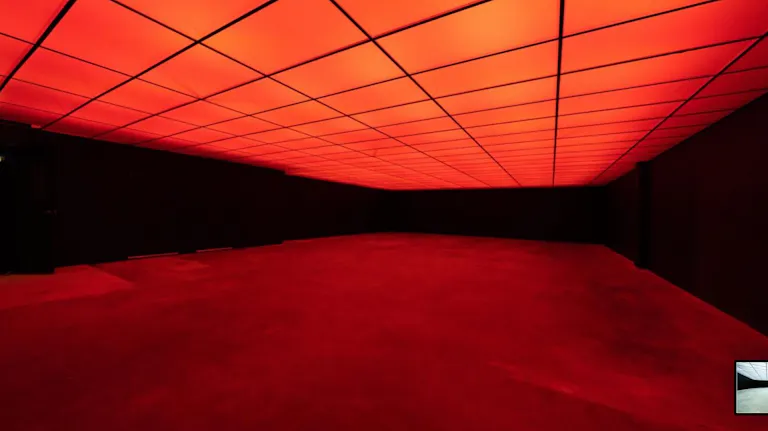 Large Blackout Studio with RGB Ceiling & car access - Image 3