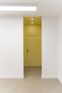 Bright and large boutique in le Haut-Marais - Image 5