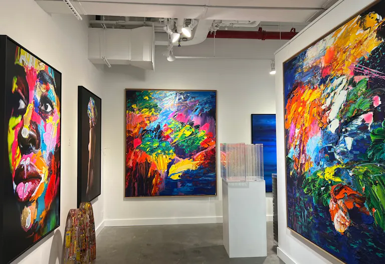 Spacious and Bright Chelsea Art Gallery by the High Line with Two Rooms - Image 3