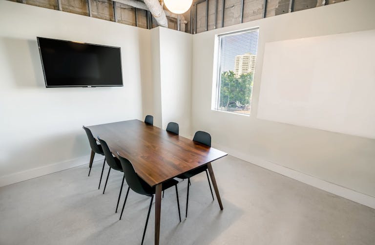 Private Meeting Room for 8 - Image 0
