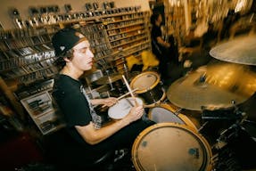 Store Stage at Nivessa Hollywood - Image 38