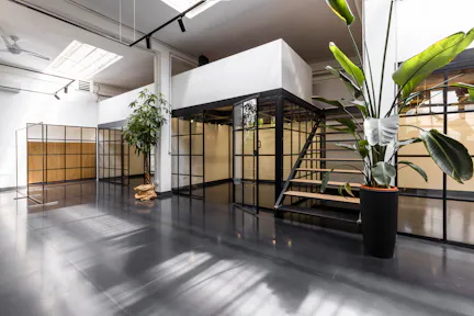 Super cool 280 sqm space in fondazione prada area - Image 0