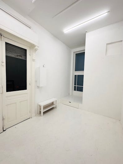 Petite Galerie space in Le Marais - Image 1