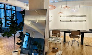 Luxury Apparel Showroom for High-End Fashion Brands - Image 4