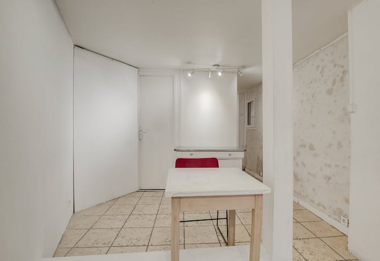 Pop up and accomodation space in Montmarte - Image 3
