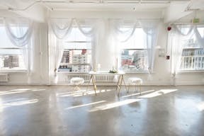 DTLA Skyline View Penthouse - Image 11