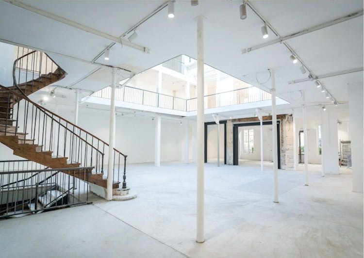 1,200 sqm Grand Showroom on Rue Saint-Merri, Paris