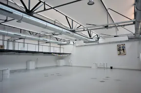 La Verrière Totale - L'univers d'un loft new-yorkais dans une ancienne usine réhabilitée - Image 2