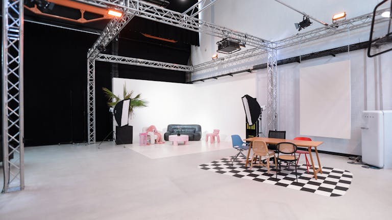 Industrial Pop-up Space in Cologne - Image 4