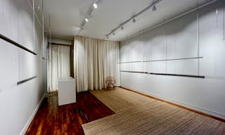 Magnifique Showroom rue Saint-Claude dans le Marais - Image 2