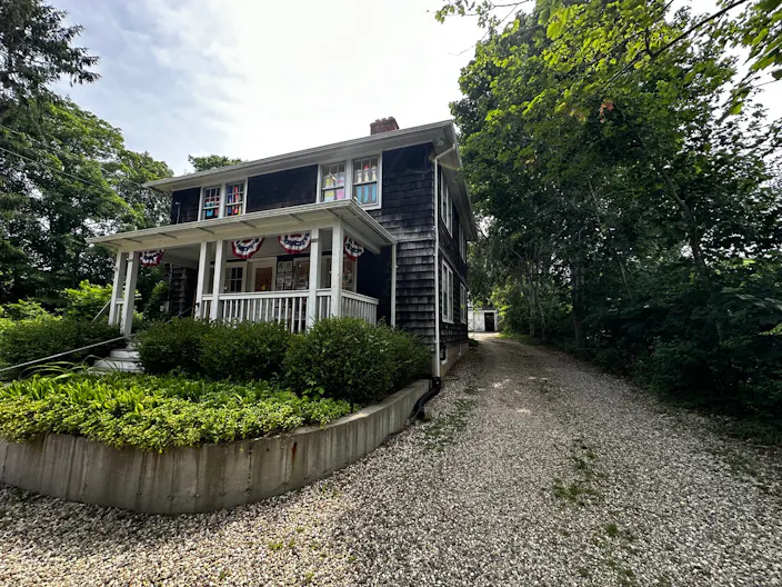 East Hampton Fringe Commercial in Heart of Business District - Image 2