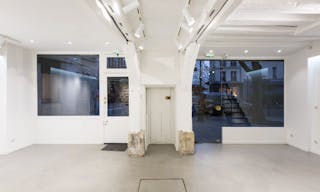 Pop-up boutique in Le Marais - Image 1