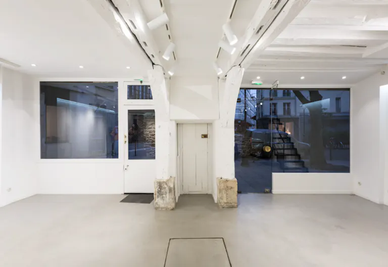 Pop-up boutique in Le Marais - Image 1