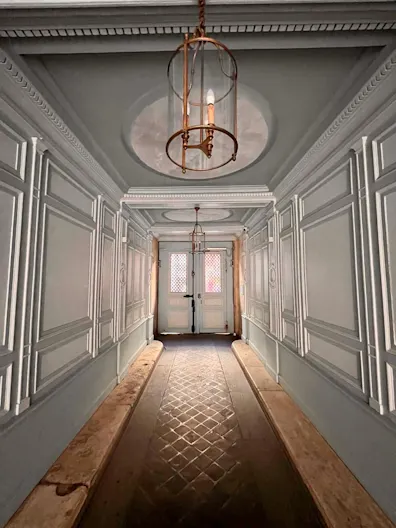 Splendid showroom rue Saint Honoré - Place Vendôme, in the heart of Paris fashion & culture district. - Image 3