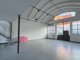 Ampio Spazio completo di tutti i servizi. Temporary showroom / Yoga / Exibition / Shooting fotografici. Disponibile per Fuori Salone - Fashion week - Image 2