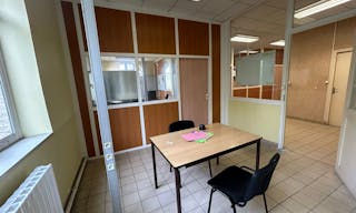 D�cor/Lieu de tournage: Commissariat - Image 10