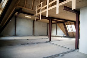 Light-Filled Rooftop Loft with Skyline Views at Kurfürstendamm - Image 3