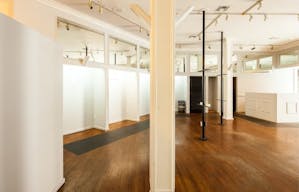 Greenery Covered Store in Beverly Hills - Image 7