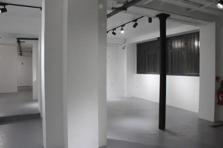 Rue Neuve Popincourt Showroom - Image 4