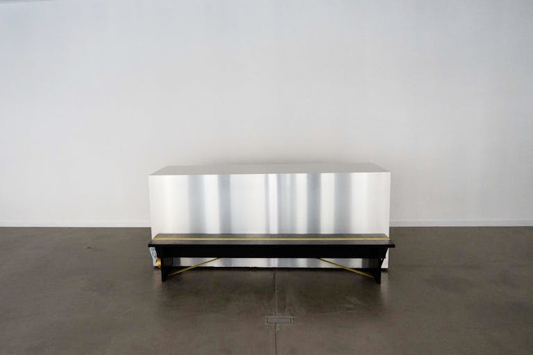 Trendy Pop Up Space in Berlin's Vibrant City Center - Image 4