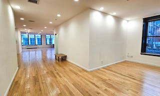 Entire Floor in SOHO with 2 extra rooms! - Image 46