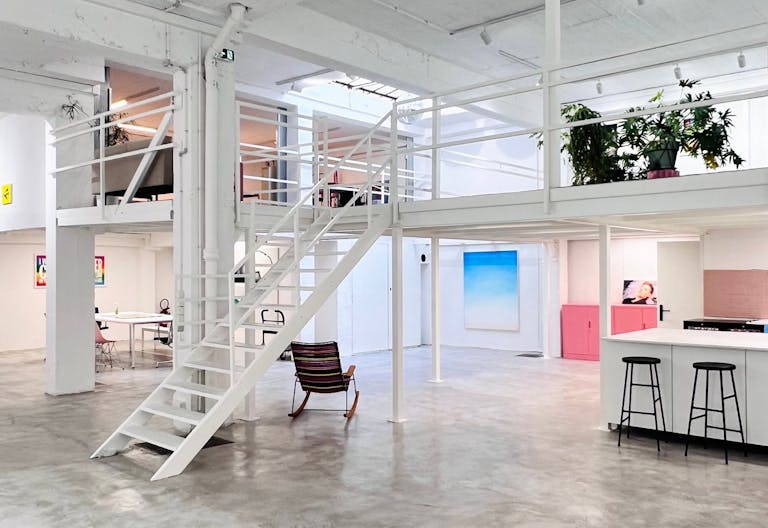 Ancien atelier devenu espace d'art au c?ur du Port de Nice - Image 3