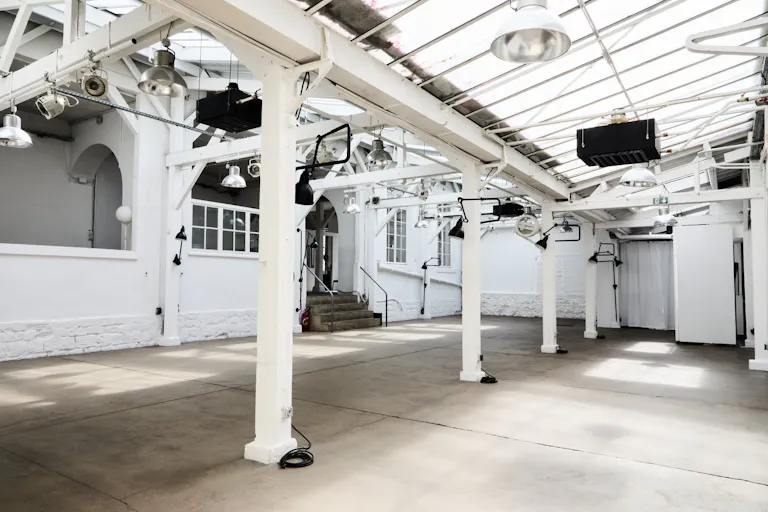 Showroom in Folie-M�ricourt - Image 2