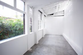 Temporary 13 Marais show room & pop up - Image 10