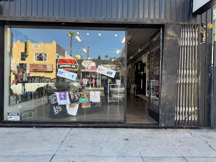 Retail Store – Prime Location! Month to Month - Image 0