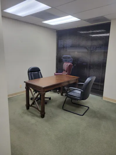 Office space in legal office - Image 4