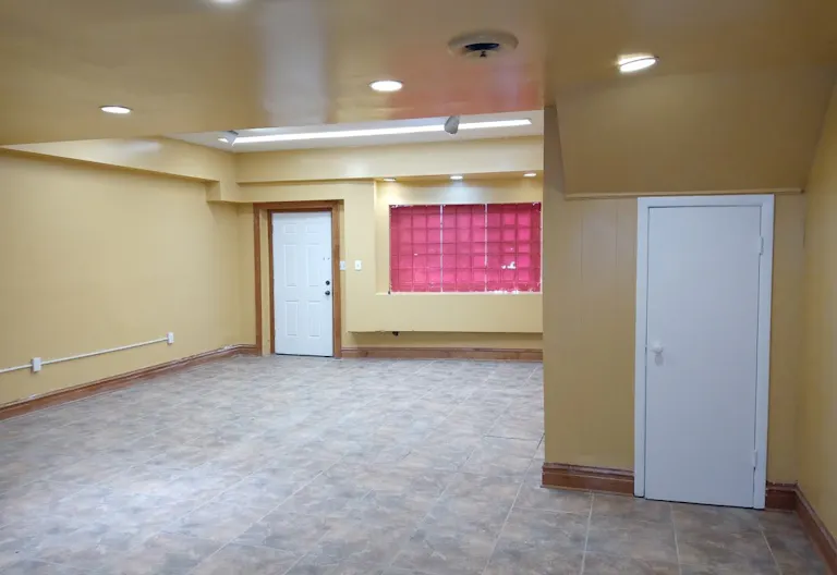 Kensington Commercial Space - Image 1