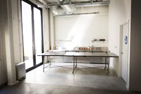 Large & Industrial Gallery Space - Image 5