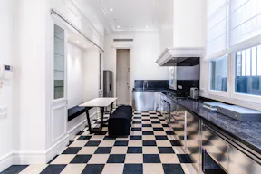 Showroom Place des Victoires Paris - Fashion week and private events - Image 15
