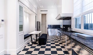 Showroom Place des Victoires Paris - Fashion week and private events - Image 15