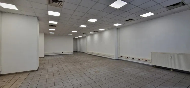 Prime retail space in Alexanderplatz - Image 3