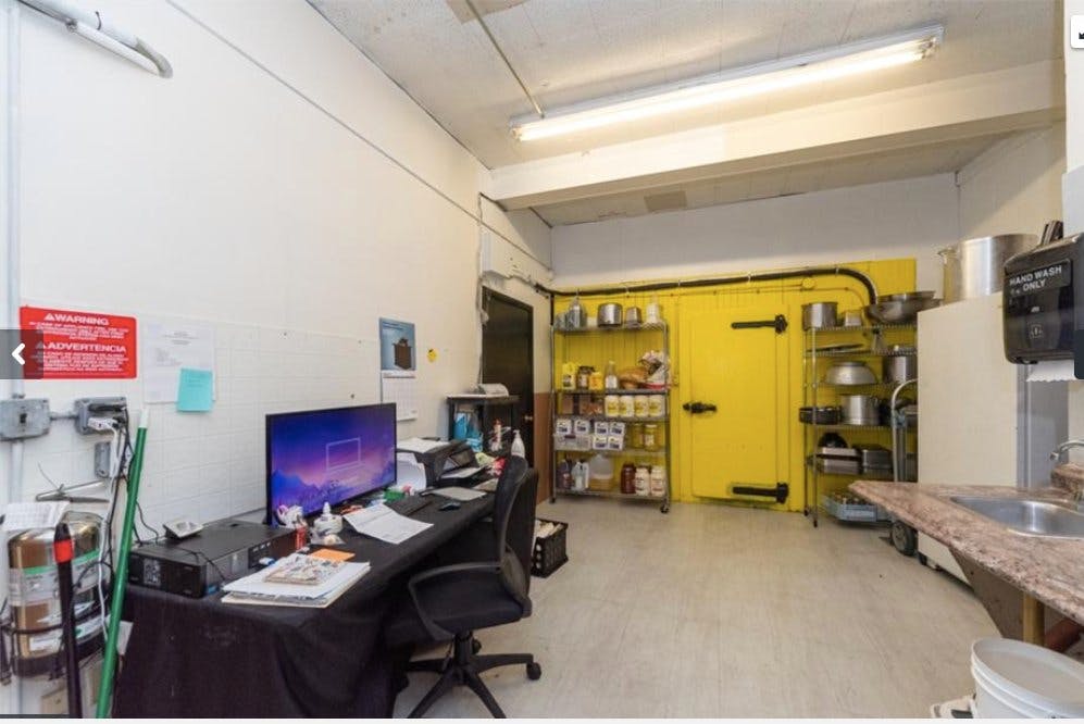 Multi-Purpose Commercial and Office Space in Clinton