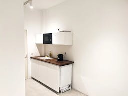 A Bright and Versatile Space in the Heart of Haut Marais - Image 4