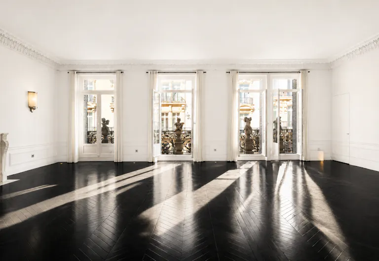 Chic Parisian Apartment – Fashion Showroom, Paris Champs-Élysées - Image 0