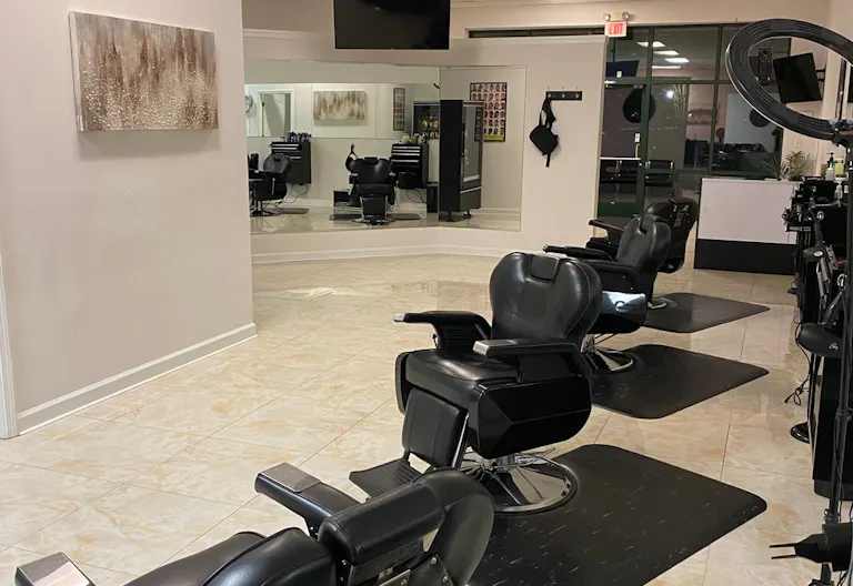 Vibrant Salon Space in Kiln Creek - Image 0