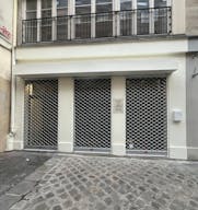 ESPACE DOUBLE NIVEAU – MARAIS – 140 M² – VITRINE SUR RUE – IDEAL FASHION WEEK & ÉVÉNEMENTS - Image 1
