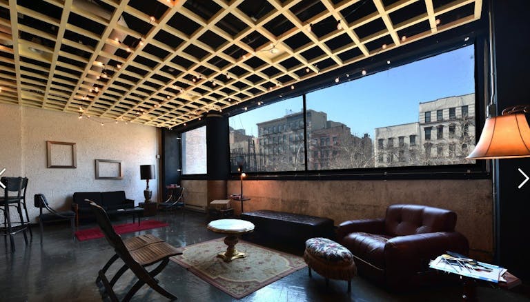 Beautiful Bar Open To New Tenants - Image 0