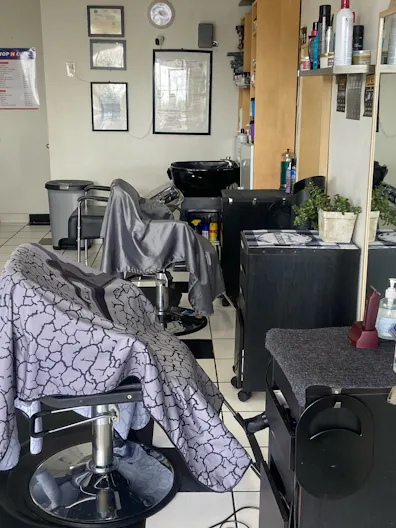 Salon Booth Rental - Image 4