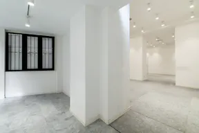 Show Room - Image 3