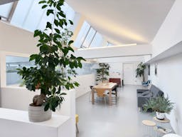 Bright Loft: 450 sqm Versatile Industrial Space with Stunning Daylight and Minimalist Design - Image 6