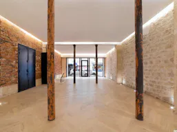 Chic Event Space In Marais - Image 6