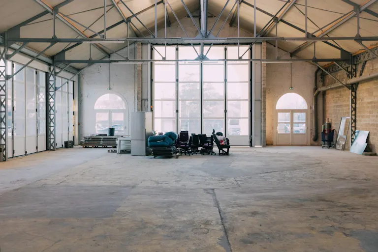 Local industriel de 2000m2 pour vos projets Créatifs - Image 3