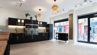 Stylish Modular Venue in the Heart of Le Marais - Image 1