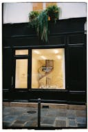 Classic Parisian Art Gallery with Black Storefront 40m2 - Image 0