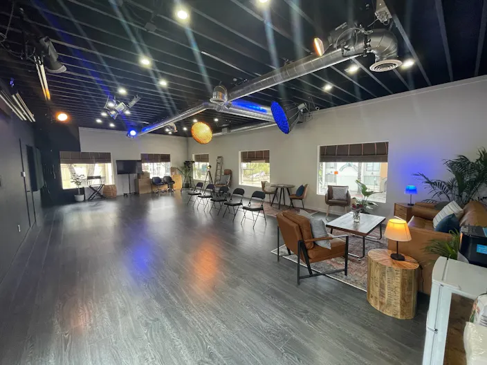 Flex Studio Space - Industrial - Class/Meeting/Photography & more! - Image 0