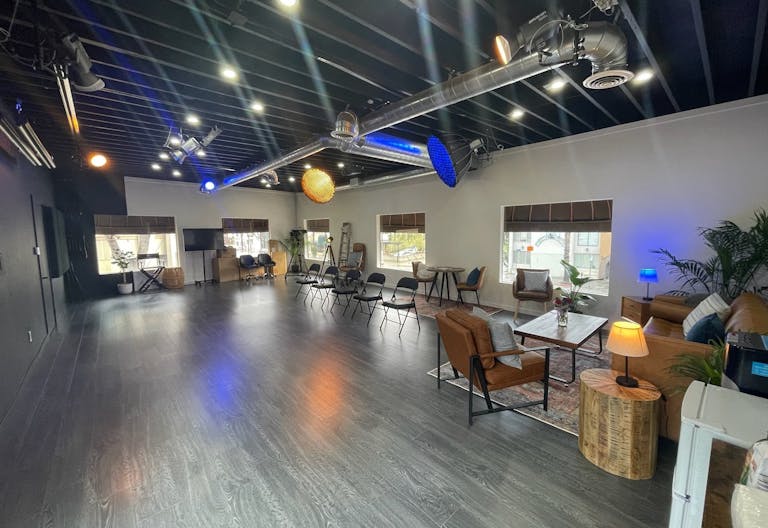 Flex Studio Space - Industrial - Class/Meeting/Photography & more! - Image 0